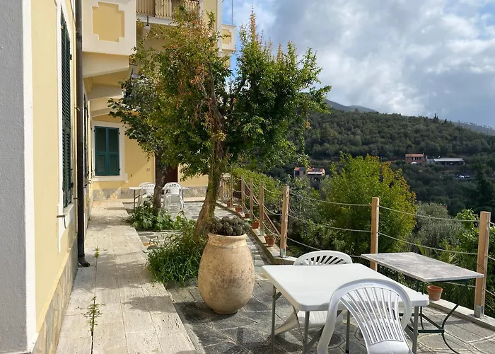 Prima Collina Spaziosa Casa Vista Mare Per 10 Persone Lägenhet Alassio
