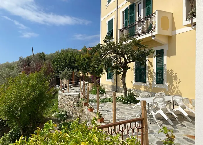 Lägenhet Prima Collina Spaziosa Casa Vista Mare Per 10 Persone